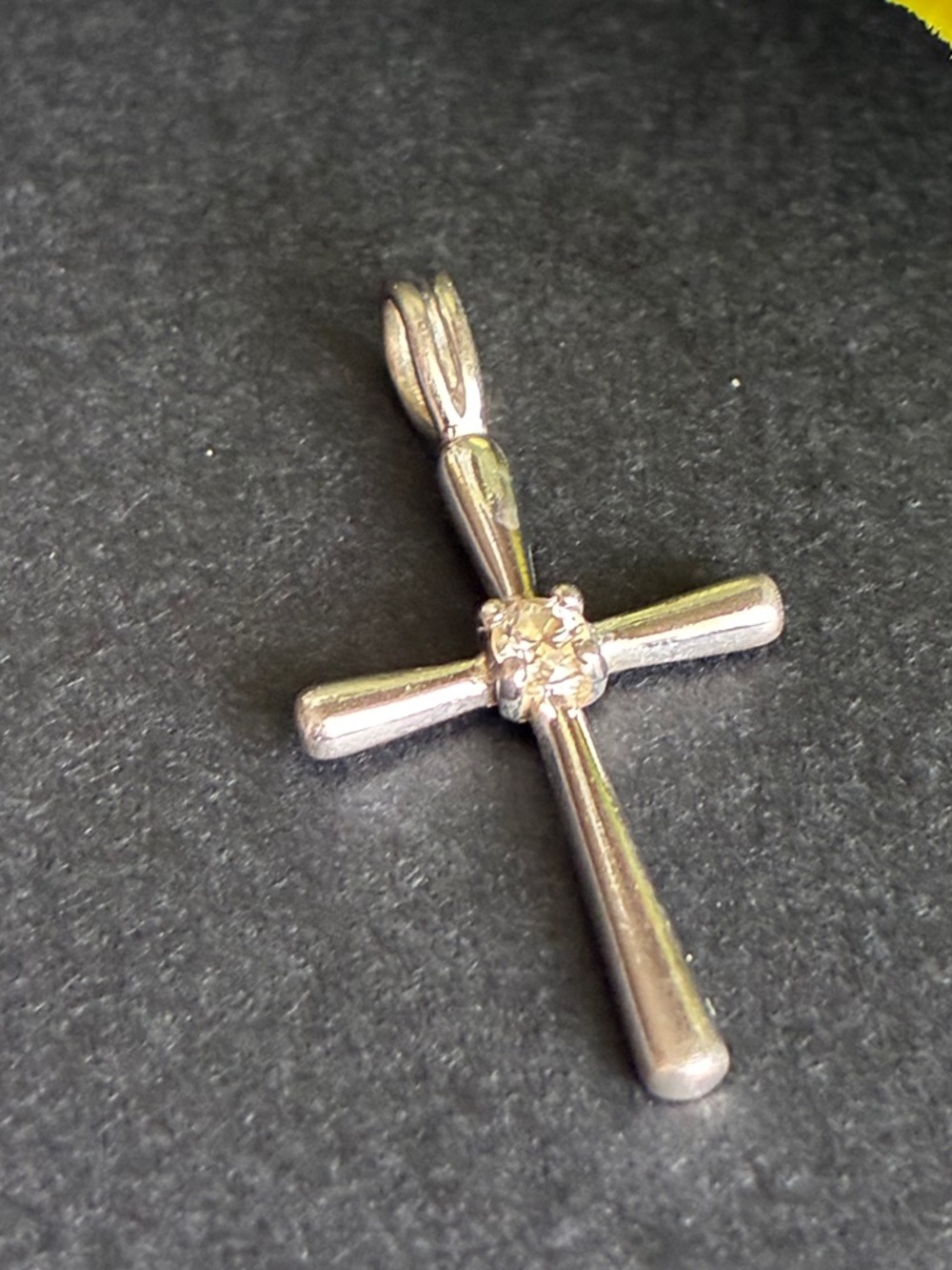 925 Silver pendant,Polished Silver Cross Pendant Necklace with Center Accent - Picture 2 of 6